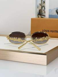 Picture of Louis Vuitton Sunglasses _SKUfw79279983fw